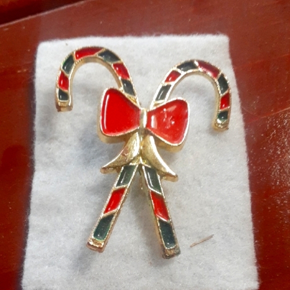 Festive Candy Cane Brooch with Red Bow - Picture 1 of 4